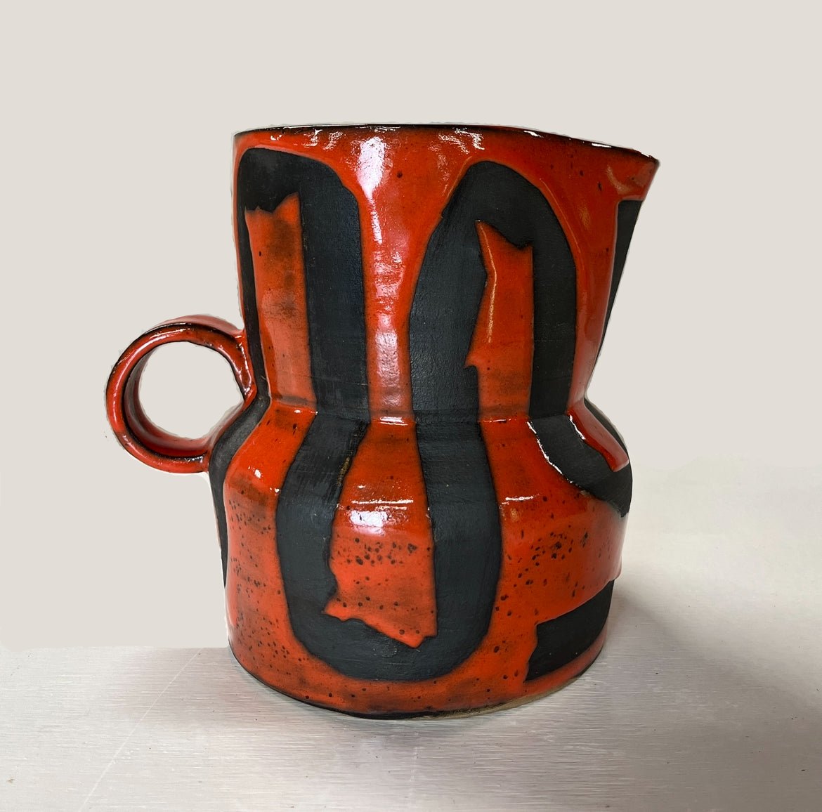 Large Pitcher, Ribbon Red/Black
