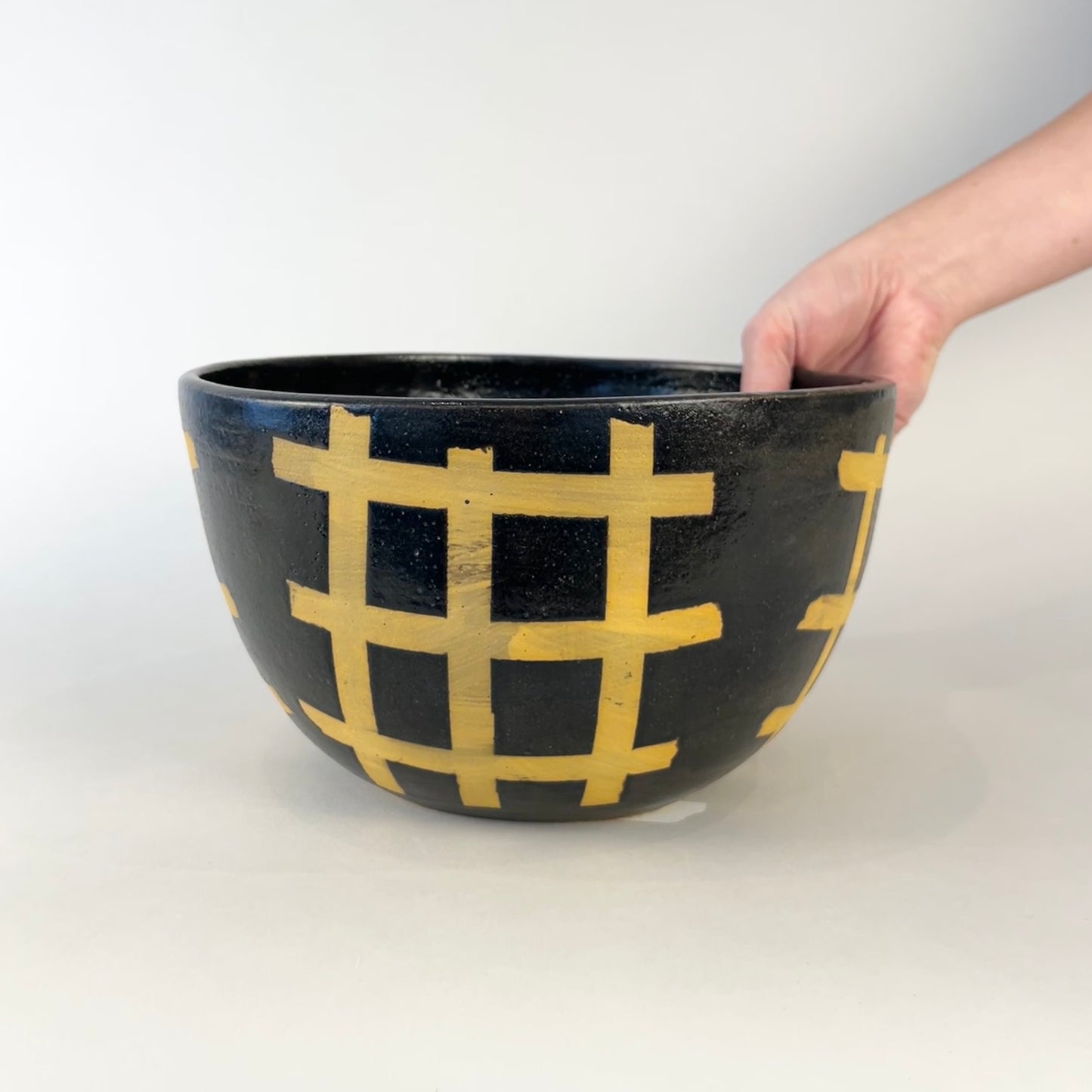 Bowl Medium, Black Weave